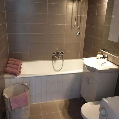 Ana Apartment Split